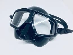 Low-volume freediving mask